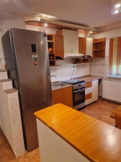 Dambovita 3 camere Decomandat etaj 4 - 4