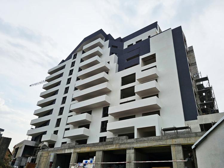 b5f35c63-4922-4e0e-9b3d-a1d8d04f5686 - 1