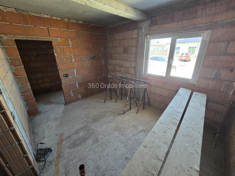 Duplex despartit prin cam. tehnica /  Toate utilitatile - 11