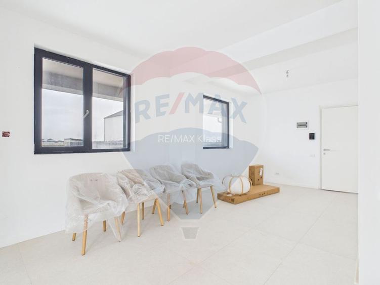 De vanzare| Apartament cu 3 camere si gradina|Nobil Rezidence - Tunari - 2