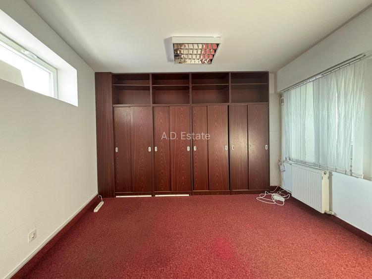 Vila De Inchiriat 11 camere  D+P+2 Timpuri Noi 12 Locuri Parcare 500 mp - 39