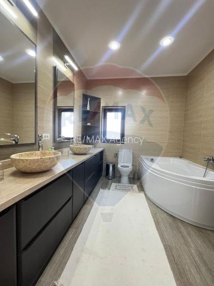 Vilă premium | 8 camere | 834 mp teren | complex privat | 1 Decembrie - 9