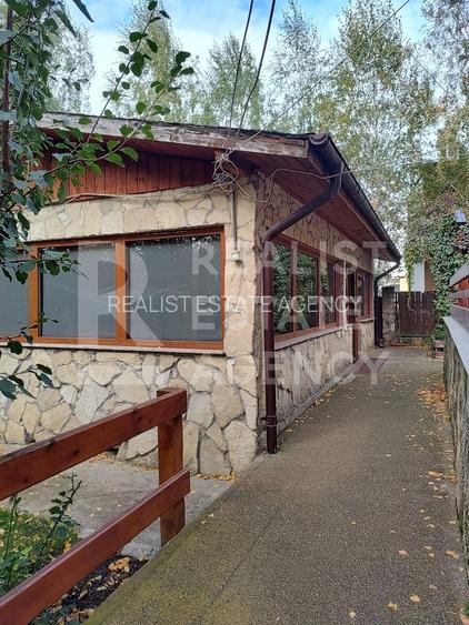 Vilă individuală 430 mp utili, teren 2.000 mp, panouri solare - 23