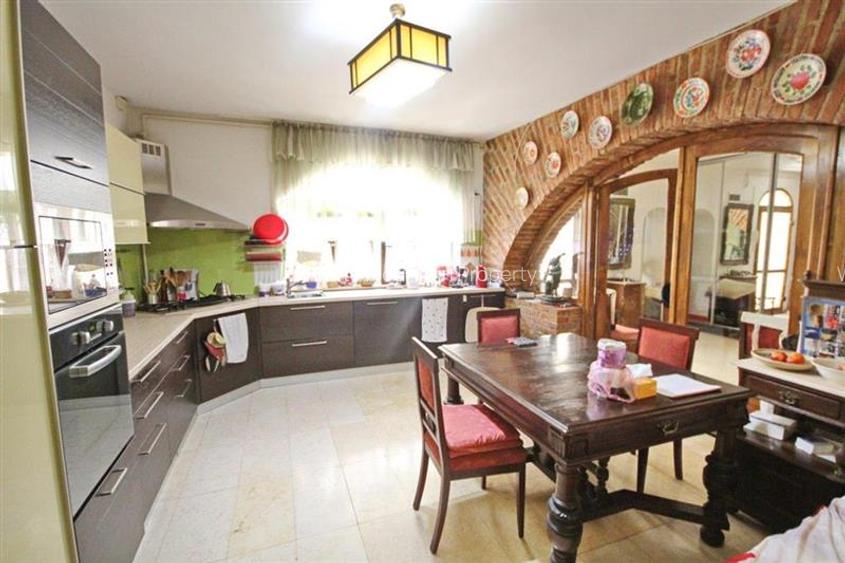 Corp de casa cu doua camere de inchiriat - 6