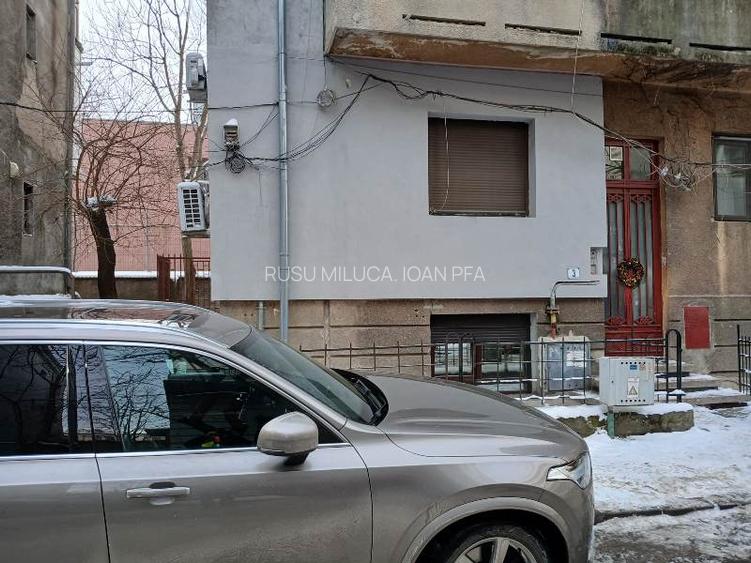 Vanzare Garsoniera Piata Victoriei , Piata Romana - 13