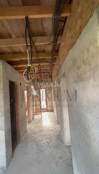 Casa la rosu - toate utilitatile - zona foarte buna - 7