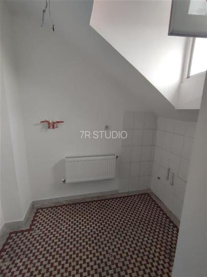 Vanzare apartament 2 camere, bloc mic, Polona - 9