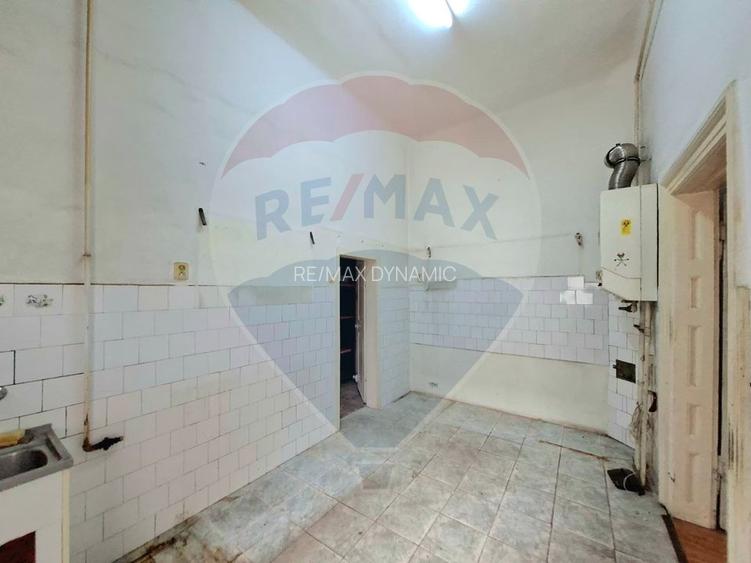 Proprietate centrală Arad,  cotă teren mare, acces auto - 15