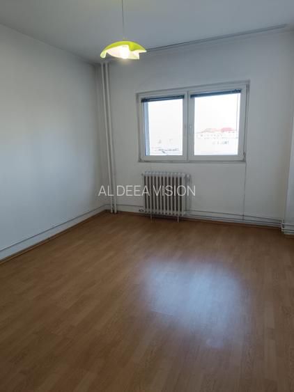 Apartament 2 camere, de vânzare, Mărăști, strada Fabricii, etaj 3/8 - 4