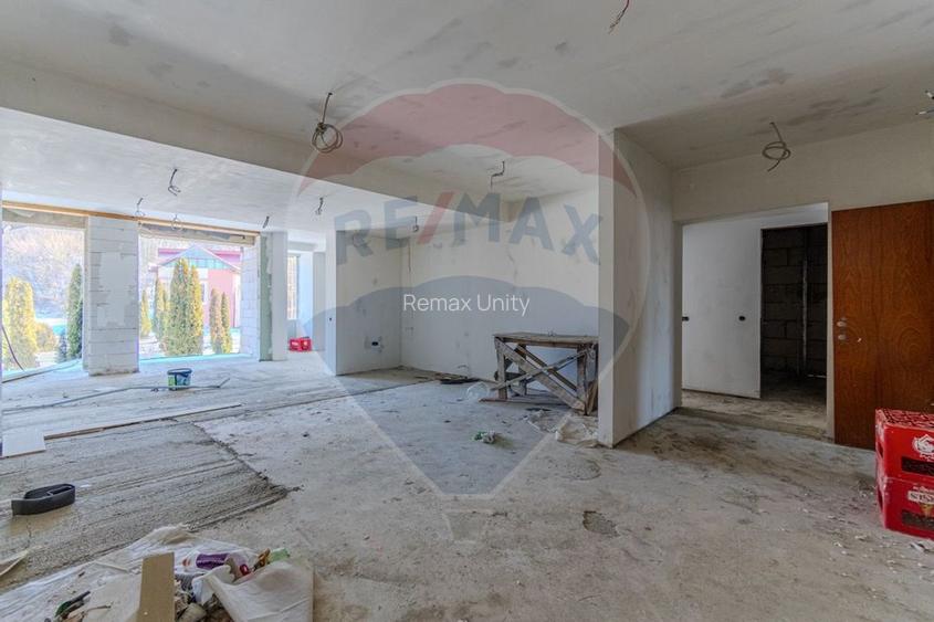 Activ Hotelier SubEvaluat | 18.000 mp construiti | 3 ha teren | BRASOV - 56