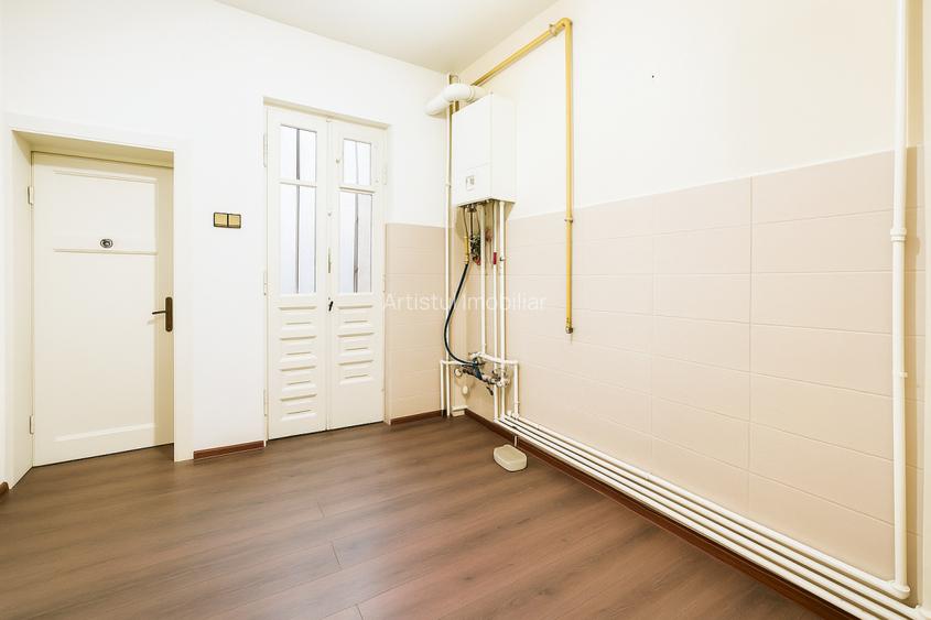 Refugiu interbelic cu 3 camere - 90 mp utili - Curte interioară - 14