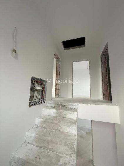 Giroc-Vatra Satului- casa individuala- 3 dormitoare-3 bai - 9