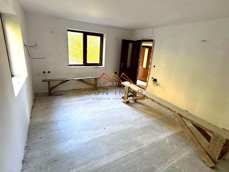 Vila S+P+E, priveliste deosebita, 6 camere, garaj, terasa, Cornu, PH - 13