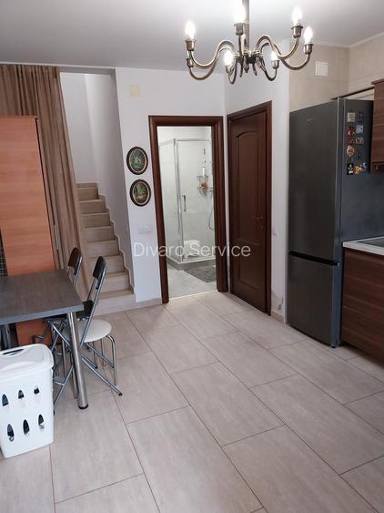 Vanzare proprietate cu doua case si intrari separate curte Giulesti - 10