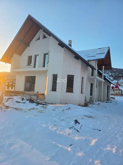 Casă la gri de vânzare – Falcău, Brodina,Suceava, 303mp, teren 1300 mp - 4