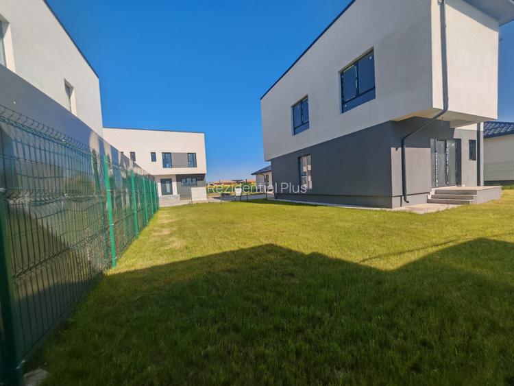 Vilă single Tunari - 4 Camere,  300mp Teren - 13