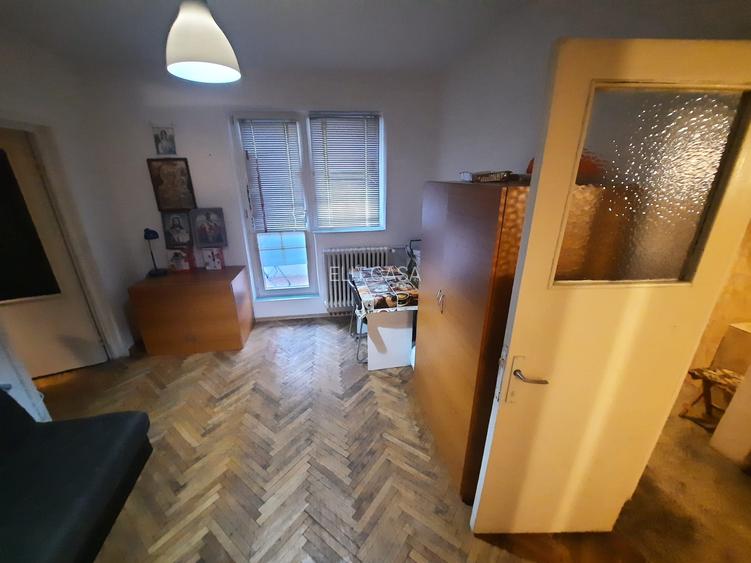 Apartament cu 2 camere, zona Podu Ros - 4