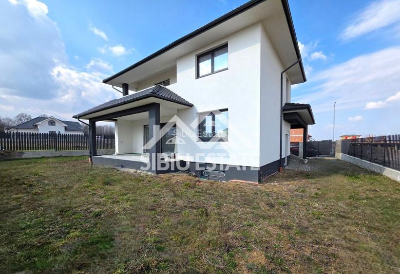 Casa noua 4 dormitoare, 3 bai, pivnita si carport - 2