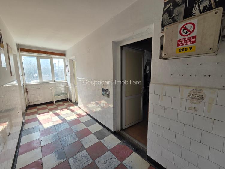 Garsoniera - spatiu prestari servicii - zona centrala Adjud - 3