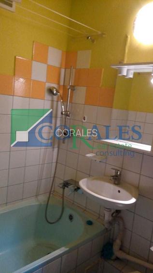 Calea Buziasului. O camera. Bloc izolat. Ideal pentru investitie. - 7