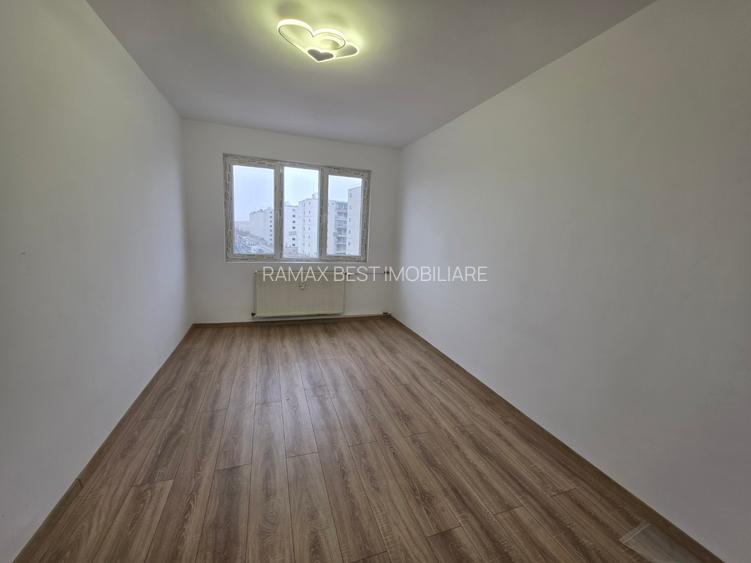 Dristror, chiar la metrou, 10 minute mall Park Lake, bloc 1978 - 6