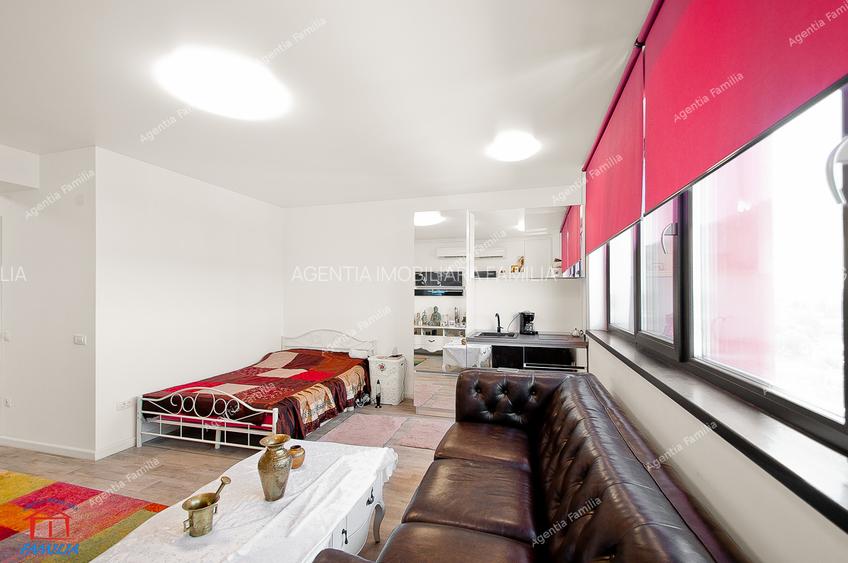 Vanzare studio, zona str.Basarabiei( bloc Central Park), et 7/8, pret 82 000 e. - 6