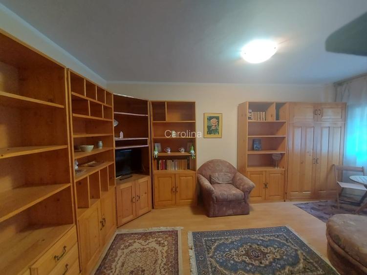 Vând apartament decomandat, 2 camere, etajul 2 / 4, Băile Herculane, zona Piață - 4