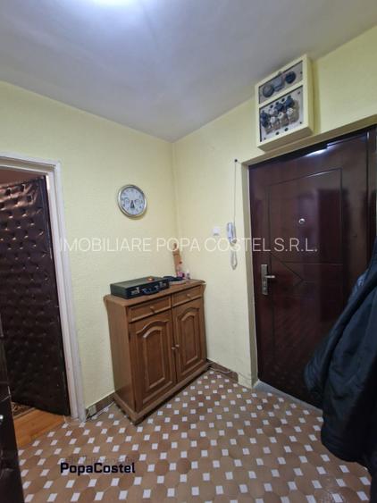 Piata Ramnicu Sarat - 3 camere decomandatE, 64 mp, balcon, etaj 5/10, metrou - 8