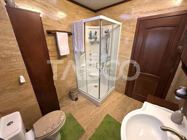 Casa de vanzare cu 5 camere 2 balcoane garaj incalzit 2 bai in Sibiu - 27