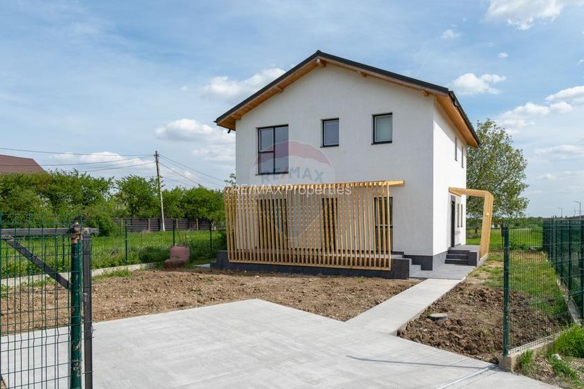 Casă / Vilă cu 5 camere sustenabila in Dragomiresti/Sabareni - 12