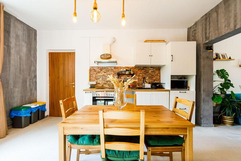 Casă spațioasă în zona Piața Sfântul Nicolae – cu grădină si anexa - 2