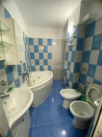 2 CAMERE etajul 2, termopan, AC, izolat, bucatarie mare, URA - 5