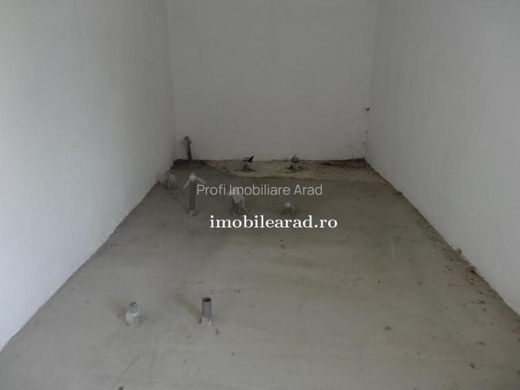 Teren 18.400 mp cu 4 hale P+E pe Artera principala vizavi de Metro-Momax - 15