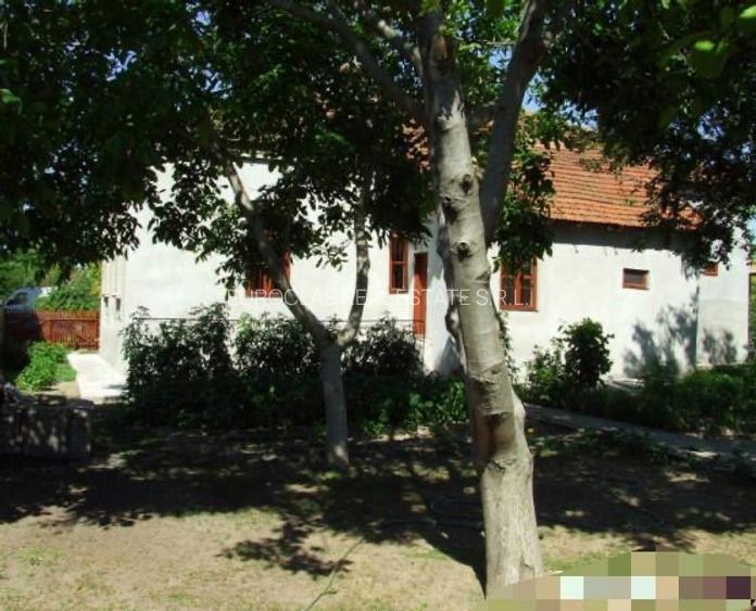 Conac boieresc - 5 camere - Nicolae Balcescu - 105.000 euro (Cod E11) - 2