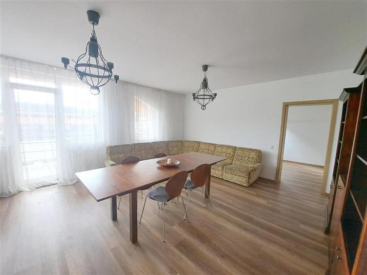 Cluj, Floresti apartament 4 camere, negociabil