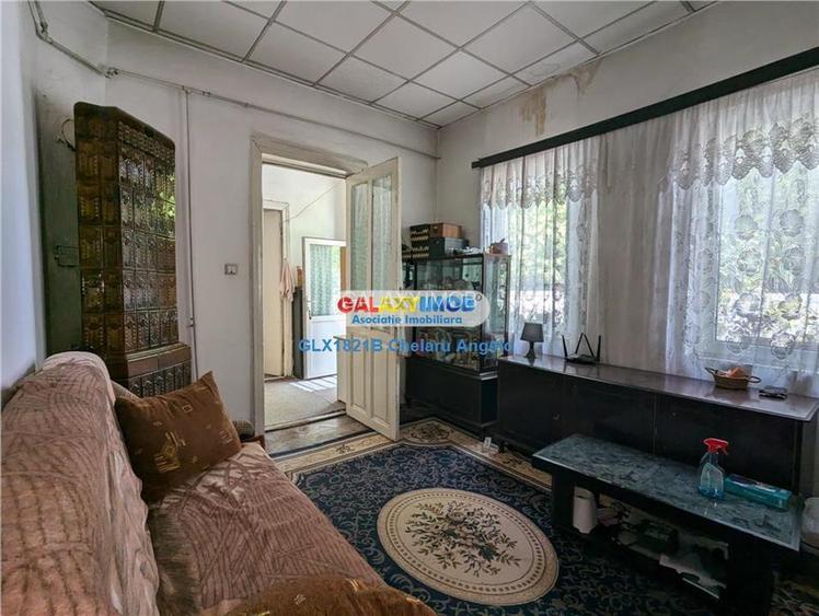 Parcul Carol casa singur curte 3 camere,curte 70 mp - 2