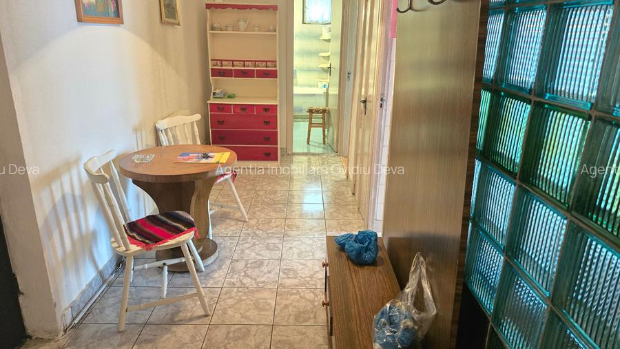 Vand apartament 2 camere decomandat in Deva, etaj 2, zona  Avram Iancu - 4