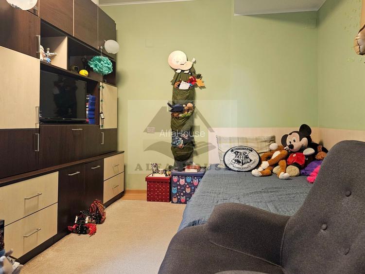 Oportunitate - Apartament cu trei camere in vila, zona Tractorul 70 mp - 21