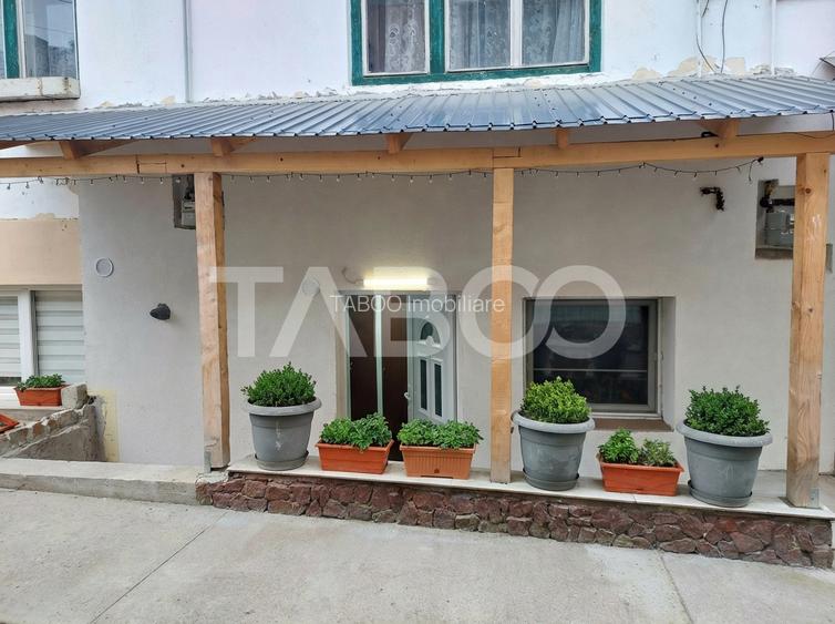 Apartament renovat complet 47 mp 3 camere str Tesatorilor Cisnadie - 9