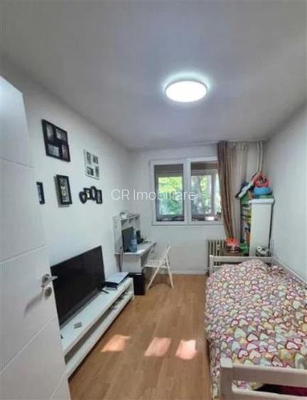 Apartament de 4 camere Titan Metrou Parc Scoala 195 Policlinica - 2
