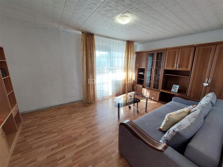 Inchiriere apartament 3 camere Intre-Lacuri Cluj-Napoca - 2