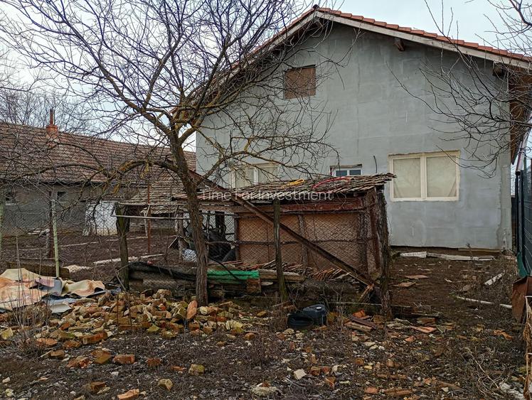 Casa Individuala Suprafete Generoase, Teren Mare, La Rosu - 4