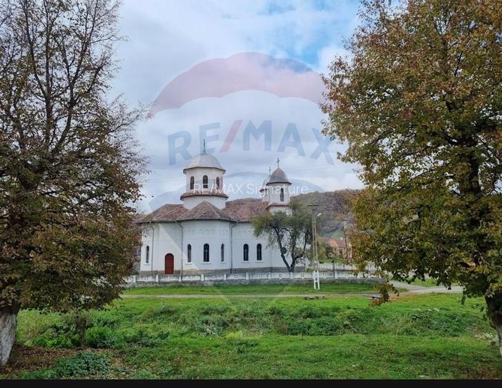 DE VANZARE Teren intr-un colț de Transilvanie autentică - 3