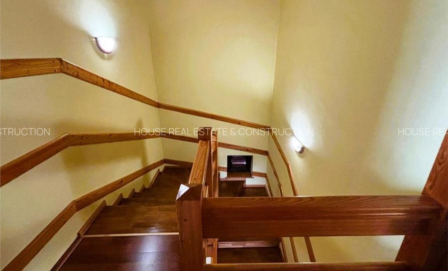 Vila cu patru camere situata in Busteni,Piatra Arsa ,panorama spectaculoasa - 8