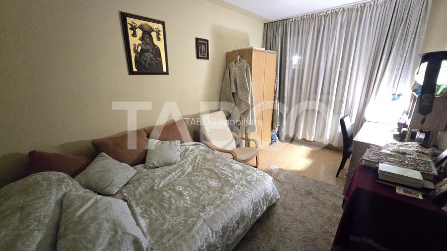 FARA COMISION - Apartament de vanzare 4 camere balcon parcare Lupeni  - 4