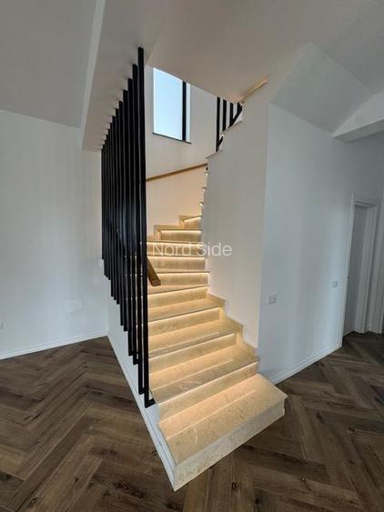 Vila Tunari cu vedere la LAC, 135m2 si curte mare - 9