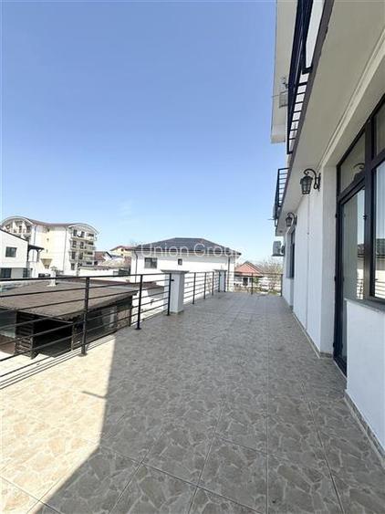 Afacere la Cheie in Mamaia Nord: Pensiune de Vanzare cu 18 Camere - 24