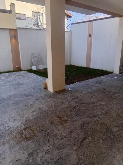 Apartament 3 camere in bloc nou, centrala termica si curte proprie 44mp fara TVA