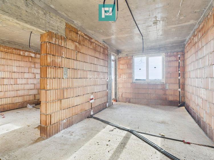 Penthouse cu terasă generoasă, în centrul Chișodei - 2