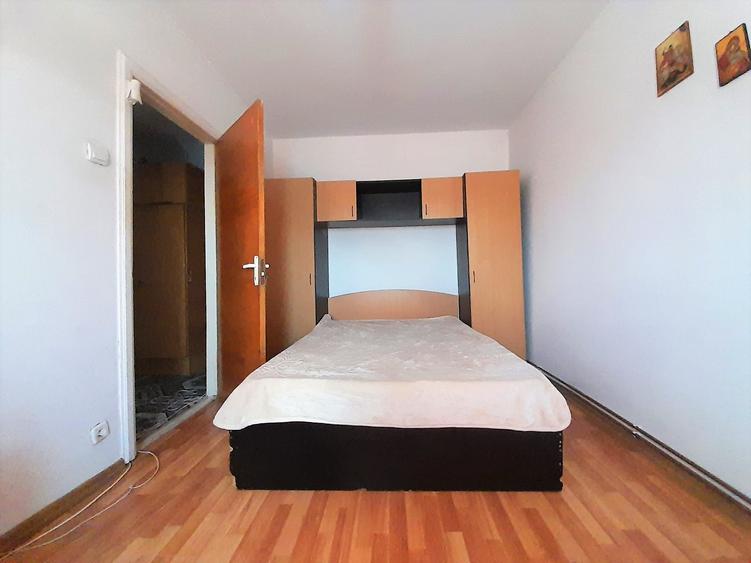 Inchiriere apartament 3 camere Bd. Iuliu Maniu/vizavi de metrou Pacii, centrala